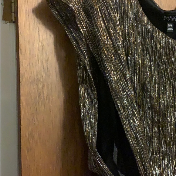 Beautiful gold, silver, and black dress - Picture 5 of 5